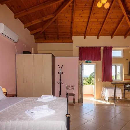 Kyparissia Garden Retreat - Fully Equipped Suites Apartment *