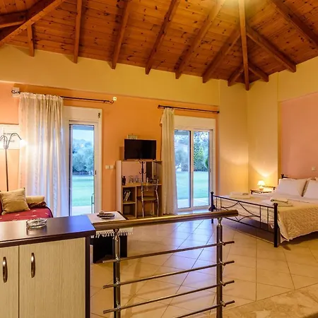 Kyparissia Garden Retreat - Fully Equipped Suites