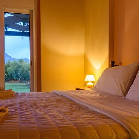 Апартаменты Kyparissia Garden Retreat - Fully Equipped Suites *