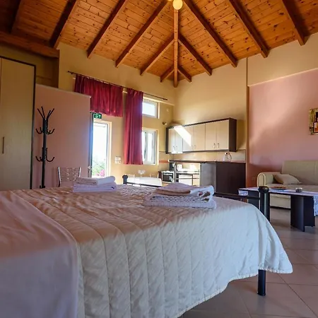 Kyparissia Garden Retreat - Fully Equipped Suites * Kyparissia