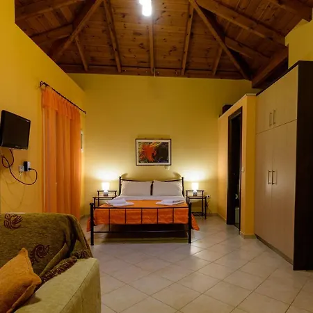 Kyparissia Garden Retreat - Fully Equipped Suites Апартаменты *