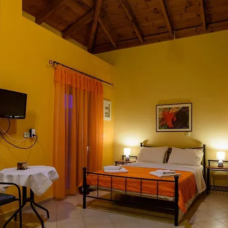 Kyparissia Garden Retreat - Fully Equipped Suites Apartment Kyparissia